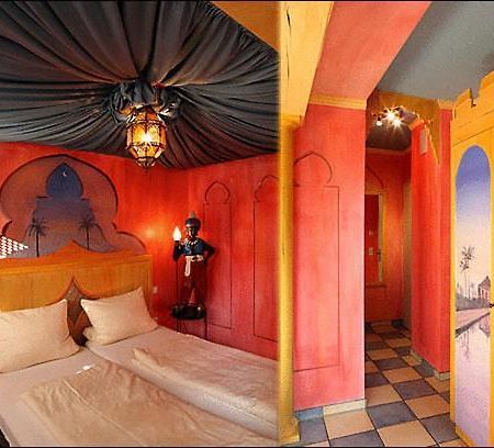 Knopf Und Knopf Erlebniswelt Hotel Warthausen ห้อง รูปภาพ